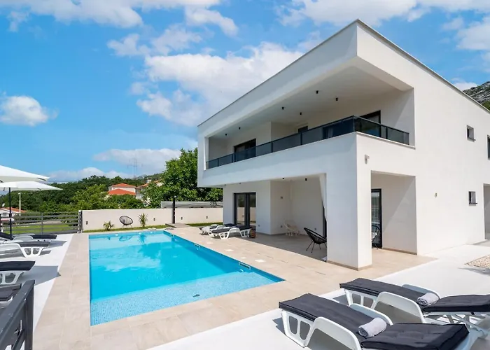 Vila Mirage