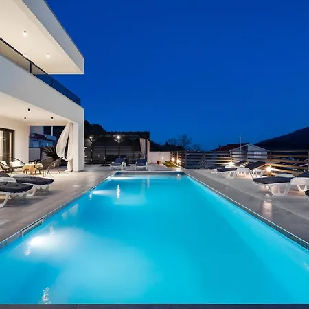 Villa Mirage
