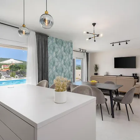 Villa Mirage *