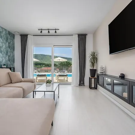 Villa Mirage Tugare