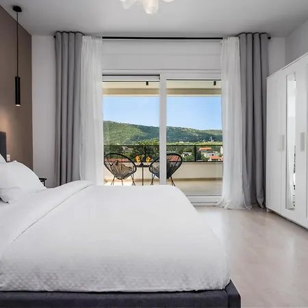 Villa Mirage