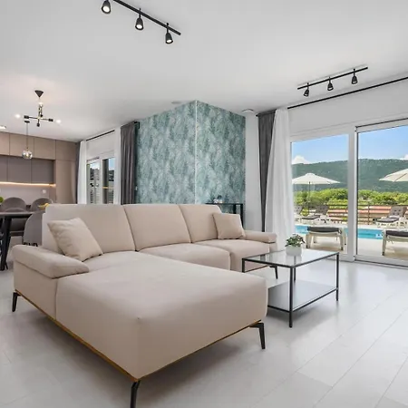 Villa Mirage *