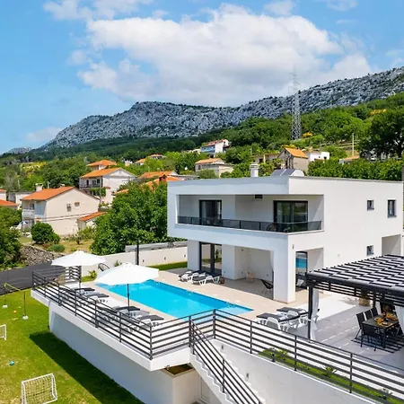 Villa Mirage